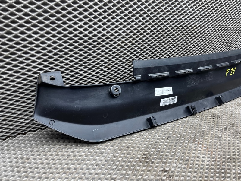 Пыльник бампера Jeep Wrangler (JL, 2025г.)