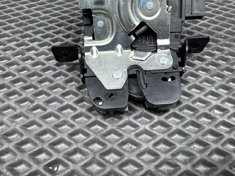 Замок багажника Land Rover Range Rover Sport (L494, 2020г.)