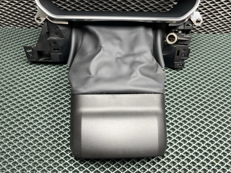 Рамка панели приборов Land Rover Range Rover (L405, 2016г.)