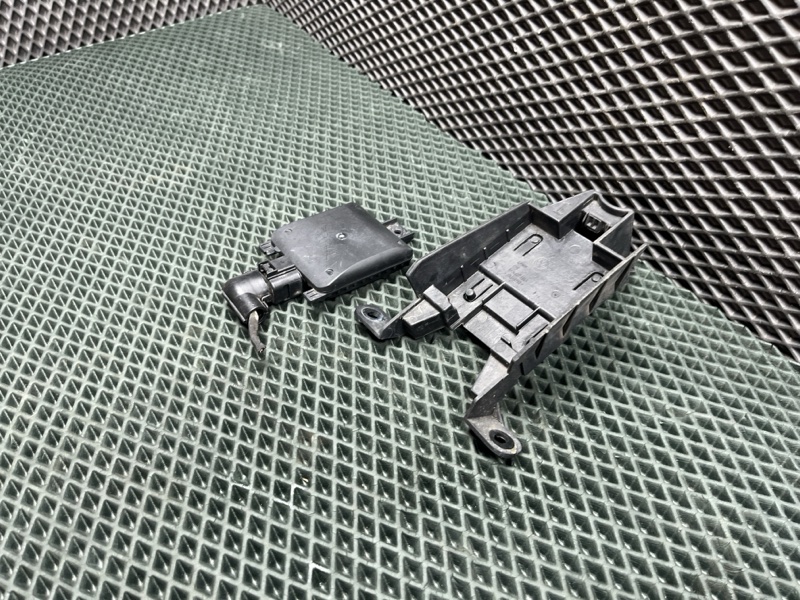 Датчик мертвых (слепых) зон Volkswagen Tiguan (AllSpace, 2022г.)