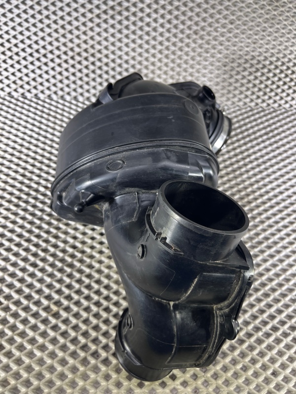 Патрубок впускной системы Land Rover Range Rover Sport (L461, 2024г.)