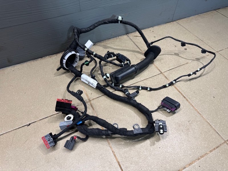 Проводка двери Land Rover Range Rover Sport (L461, 2024г.)