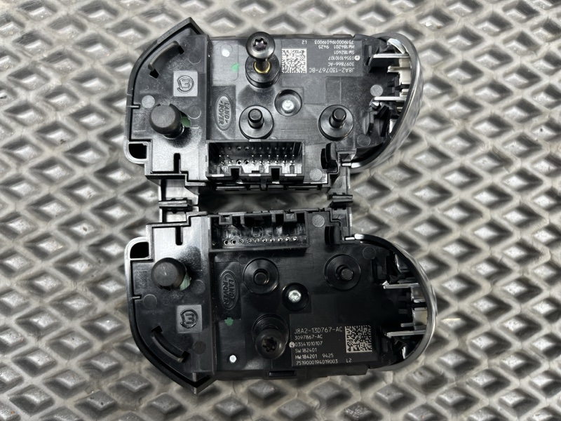 Кнопки управления на руле Land Rover Range Rover Sport (L494, 2020г.)