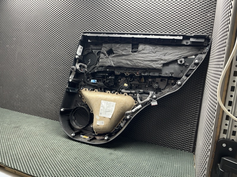 Обивка двери Land Rover Range Rover Sport (L461, 2025г.)