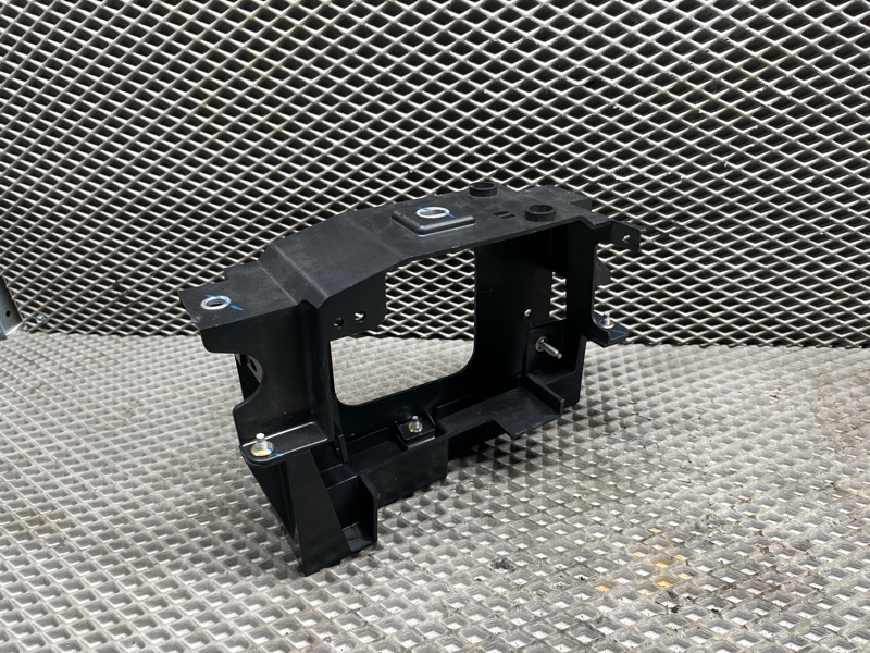 Кронштейн (крепление) Land Rover Range Rover Sport (L461, 2024г.)