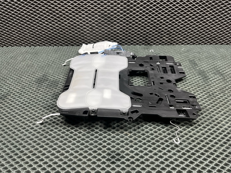 Поясничный упор Land Rover Range Rover Sport (L461, 2025г.)