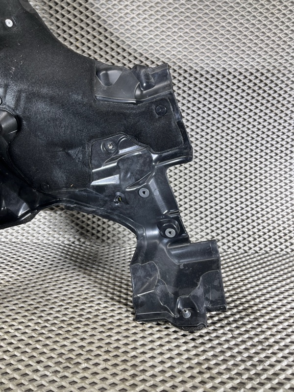 Щит моторного отсека Land Rover Range Rover Sport (L461, 2024г.)