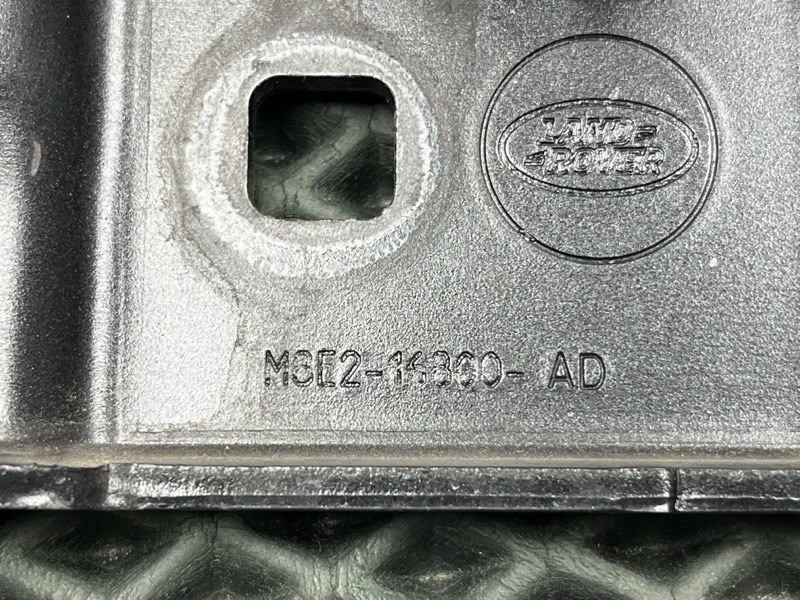 Петля капота Land Rover Range Rover Sport (L461, 2025г.)