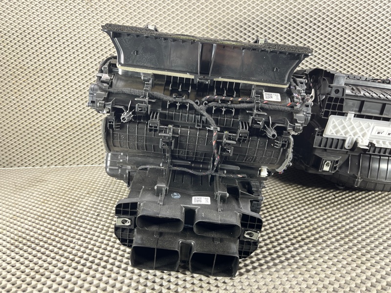 Отопитель в сборе (печка) Land Rover Range Rover Sport (L461, 2024г.)