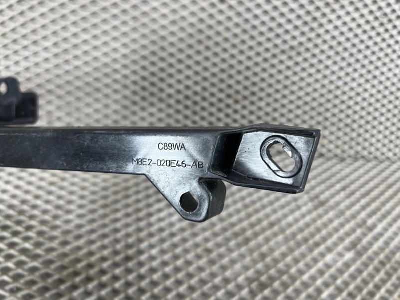 Кронштейн (крепление) Land Rover Range Rover Sport (L461, 2024г.)