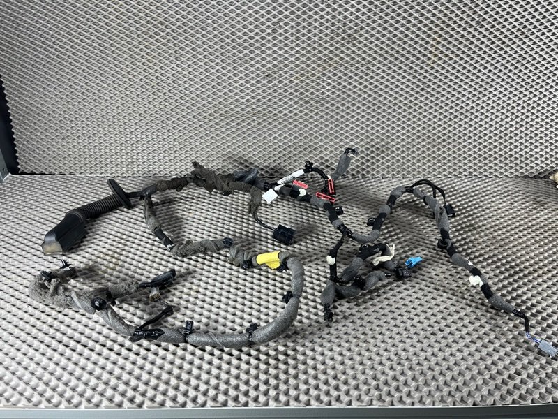 Проводка двери Land Rover Defender (L663, 2020г.)