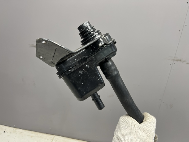 Бак AdBlue мочевина Land Rover Range Rover Sport (L461, 2025г.)