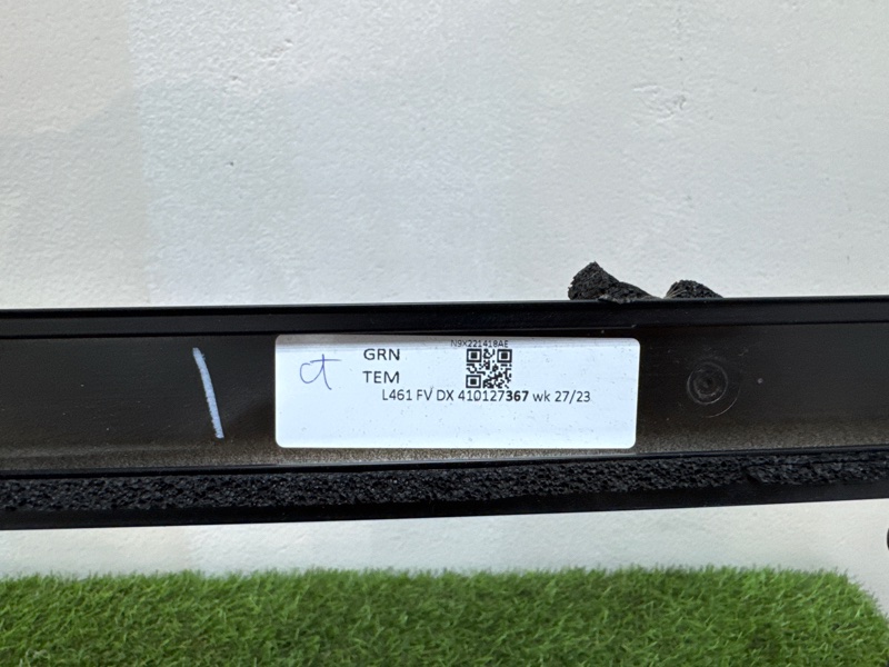 Форточка двери Land Rover Range Rover Sport (L461, 2023г.)