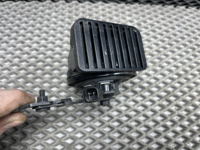 Звуковой сигнал Land Rover Range Rover Velar (L560, 2020г.)