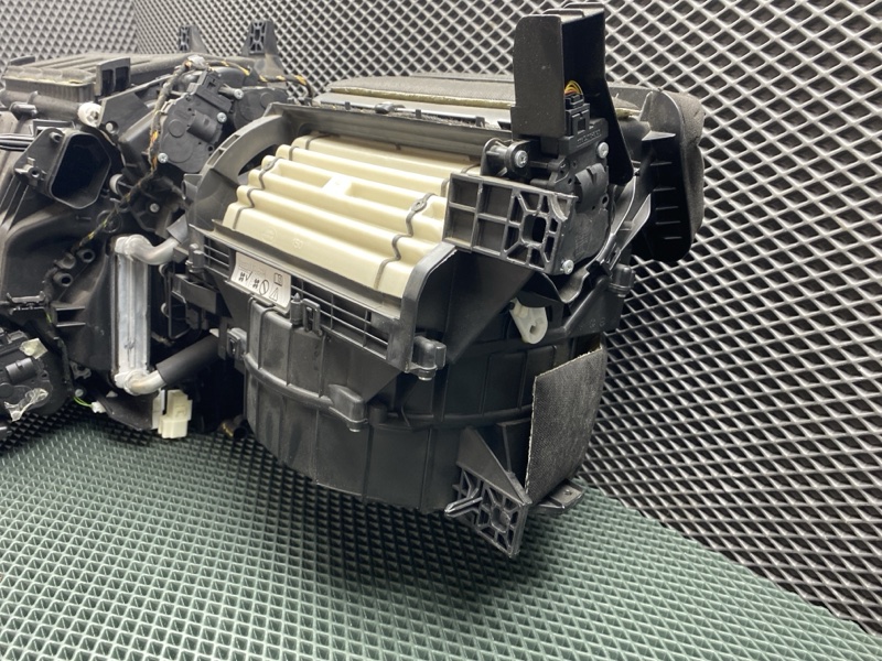 Отопитель в сборе (печка) Land Rover Range Rover (L405, 2016г.)