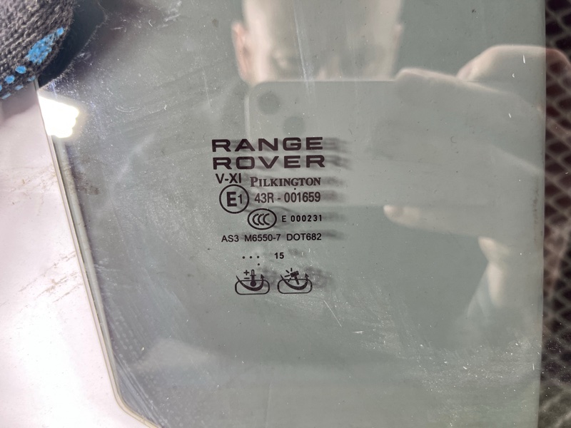 Стекло двери Land Rover Range Rover (L405, 2015г.)