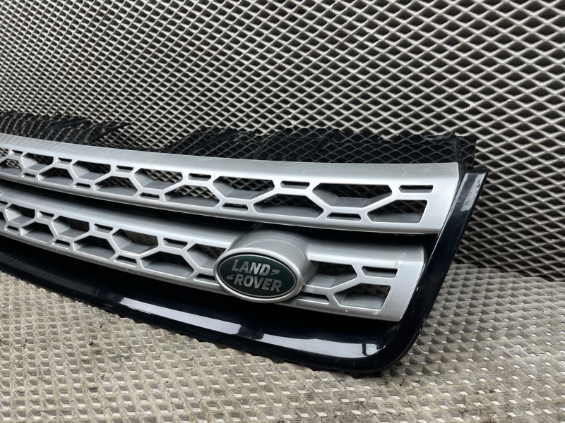 Решетка радиатора Land Rover Discovery Sport (L550, 2017г.)