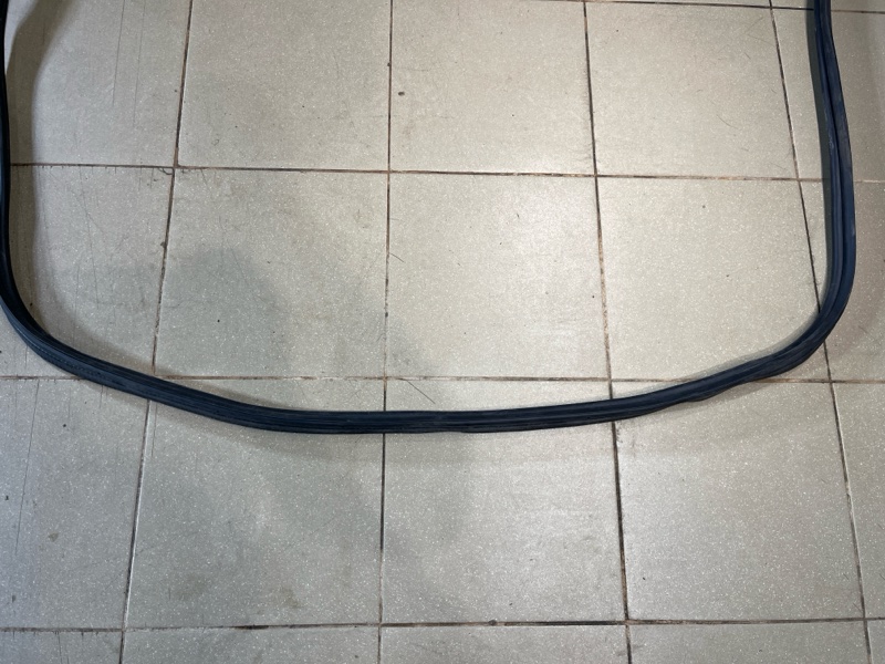 Уплотнитель багажника Land Rover Range Rover Sport (L461, 2024г.)