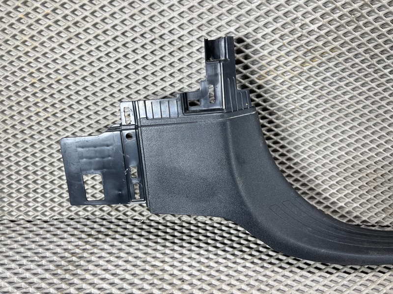 Накладка на порог Land Rover Defender (L663, 2020г.)