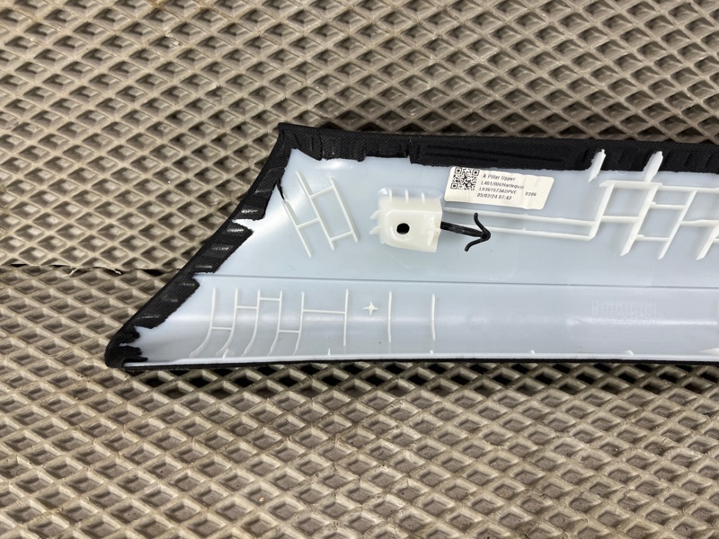 Обшивка стойки Land Rover Range Rover Sport (L461, 2024г.)
