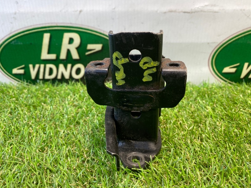 Крепление радиатора Land Rover Range Rover Velar (L560, 2020г.)