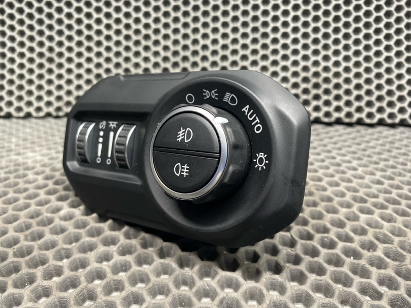 Блок управления светом Jeep Wrangler (JL, 2025г.)