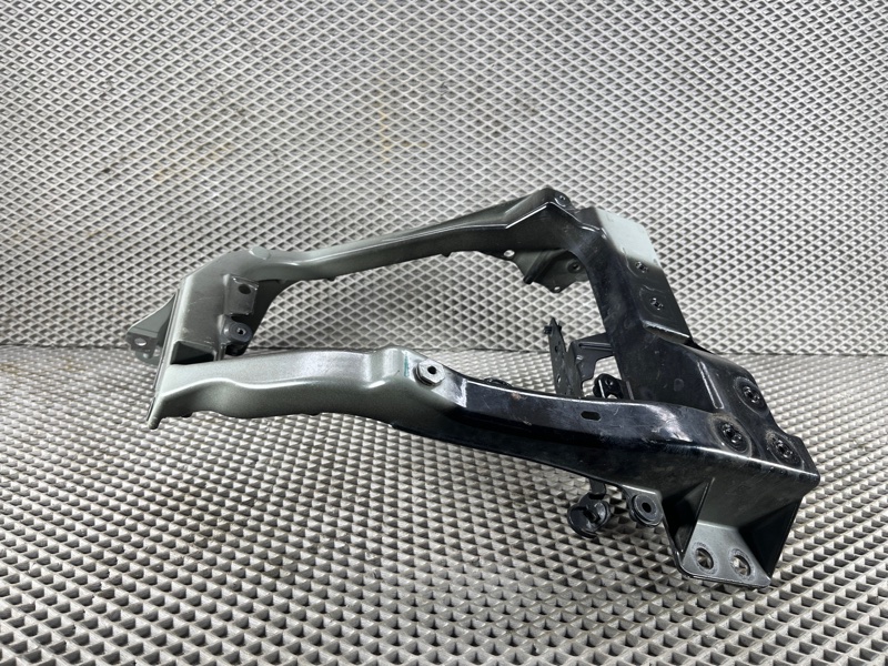Крепление фары (кронштейн фары) Land Rover Defender (L663, 2020г.)
