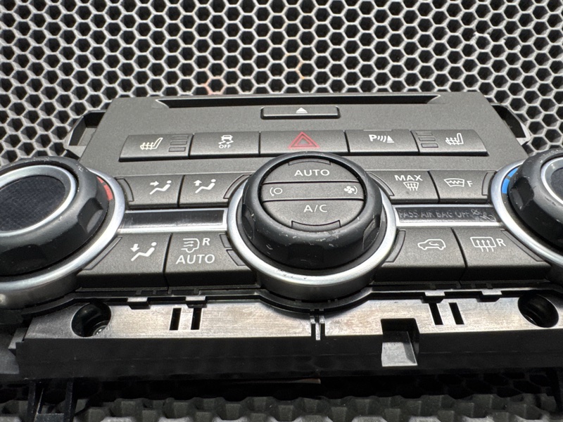 Блок управления климат-контролем Land Rover Discovery 4 (L319, 2015г.)