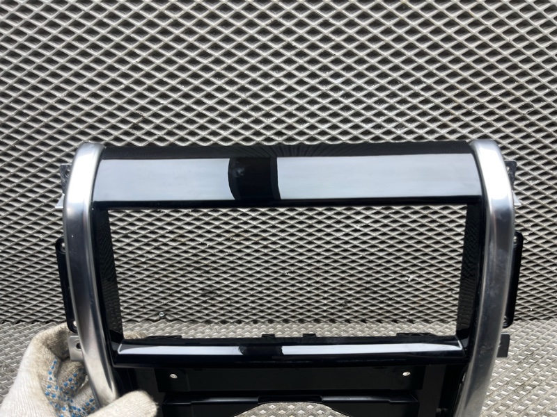 Декоративная накладка центральной консоли Land Rover Discovery Sport (L550, 2020г.)