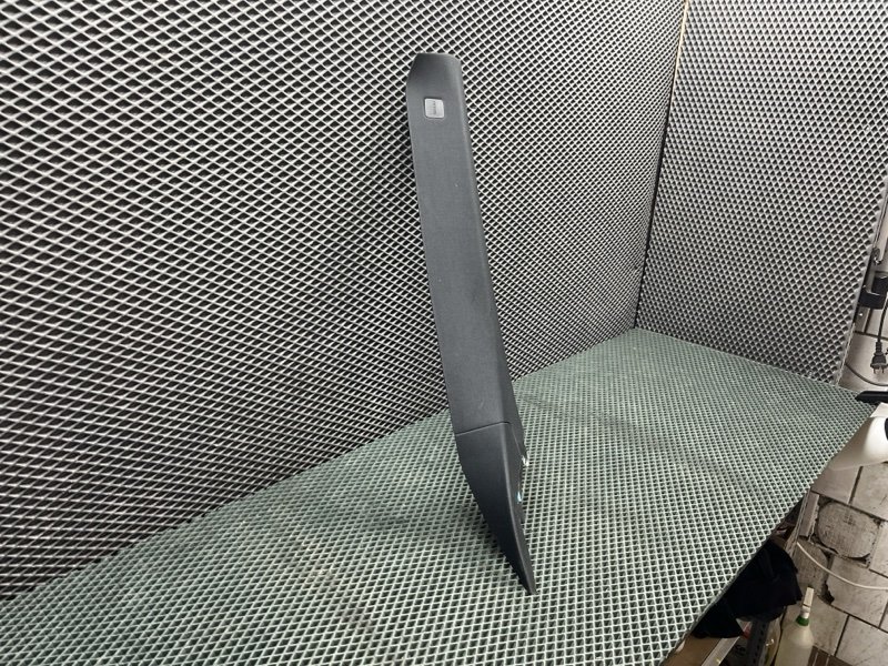 Накладка стойки лобового стекла Land Rover Range Rover (L405, 2016г.)