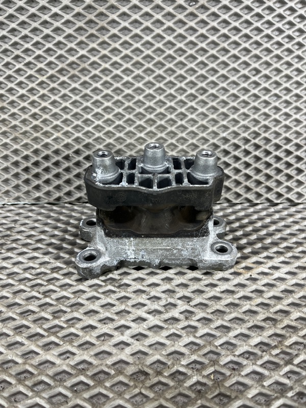 Подушка АКПП Land Rover Range Rover Sport (L461, 2024г.)