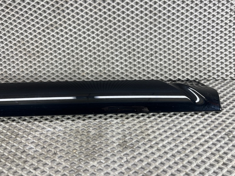Накладка стойки лобового стекла Land Rover Range Rover Sport (L461, 2024г.)