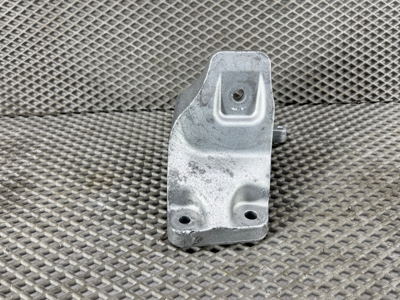 Опора двигателя Land Rover Range Rover Sport (L461, 2024г.)