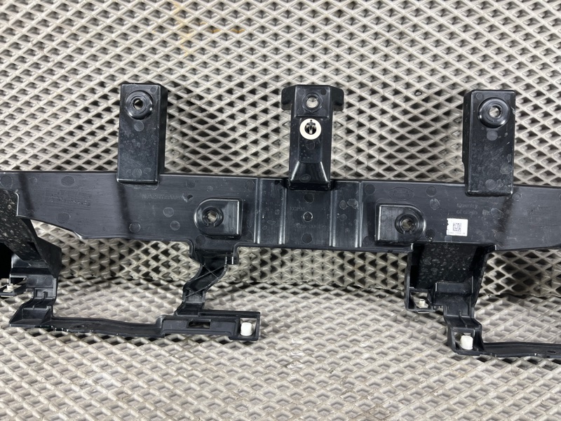 Крепление бампера Land Rover Range Rover Sport (L461, 2024г.)