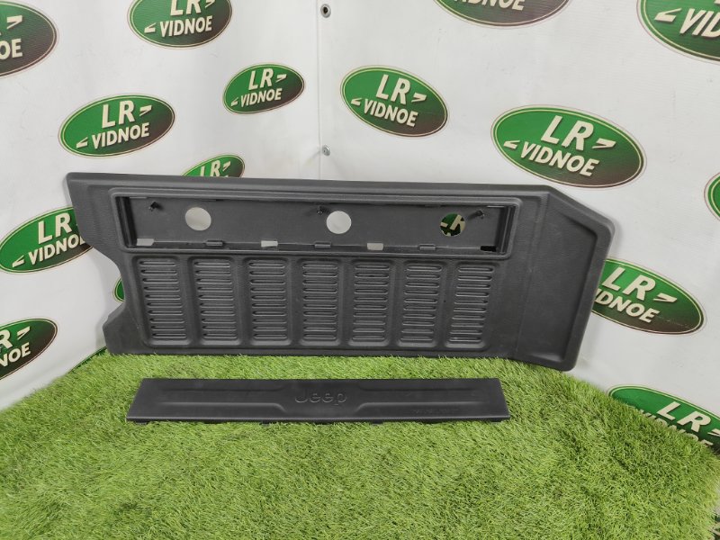 Накладка двери (крышки) багажника Jeep Wrangler (JL, 2020г.)