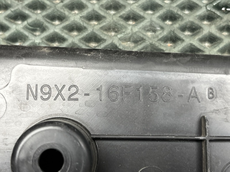 Пыльник крыла Land Rover Range Rover Sport (L461, 2025г.)