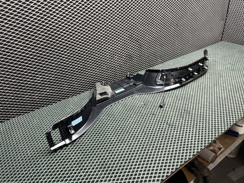Накладка на порог с подсветкой Land Rover Range Rover Sport (L461, 2025г.)