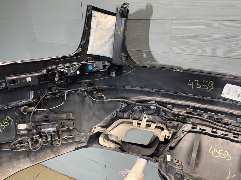 Бампер Land Rover Range Rover Velar (L560, 2020г.)