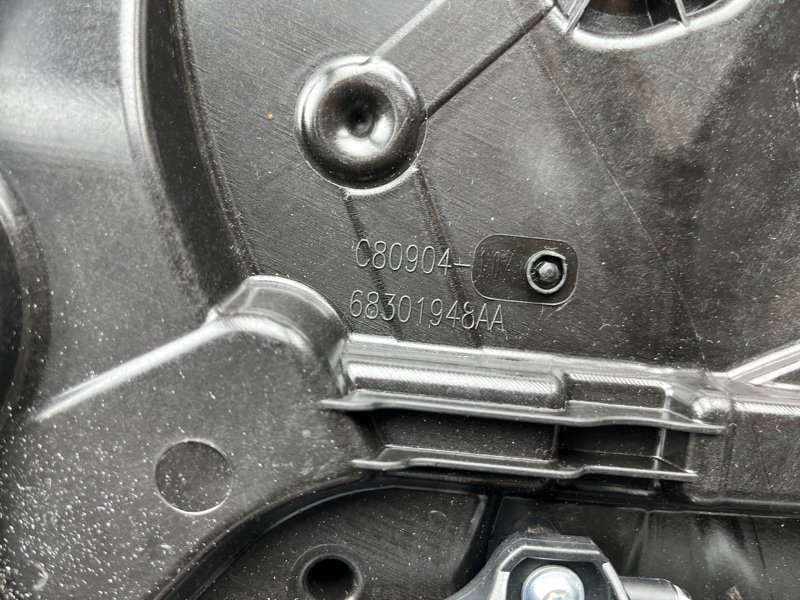 Стеклоподъемник Jeep Wrangler (JL, 2025г.)