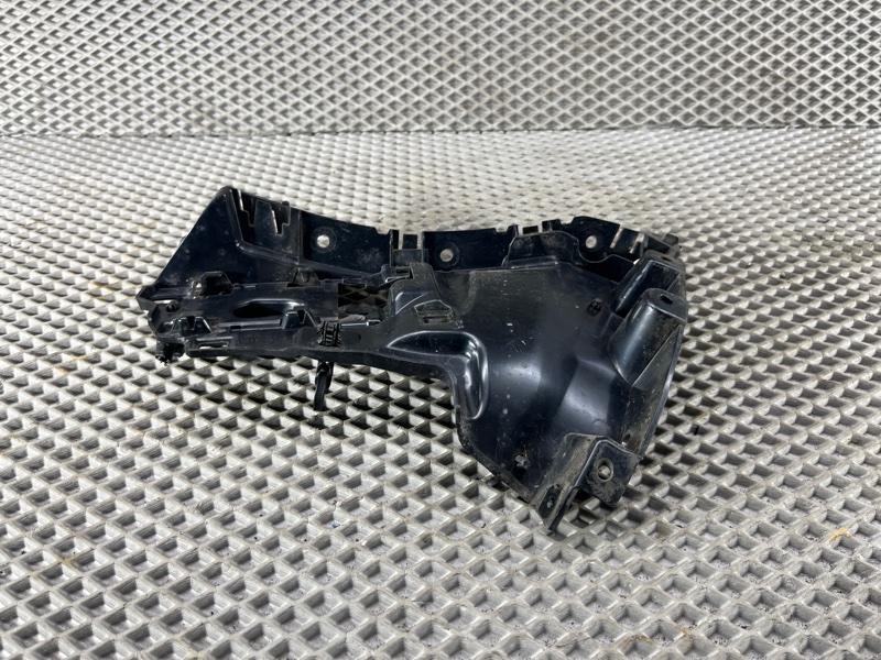 Кронштейн бампера Land Rover Defender (L663, 2020г.)