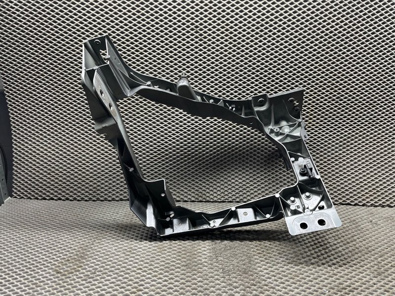 Крепление фары (кронштейн фары) Land Rover Range Rover Sport (L461, 2024г.)