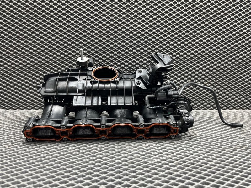 Впускной коллектор Volkswagen Tiguan (MBQ, 2023г.)