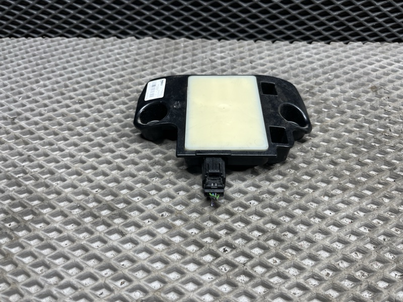 Датчик мертвых (слепых) зон Land Rover Discovery Sport (L550, 2018г.)