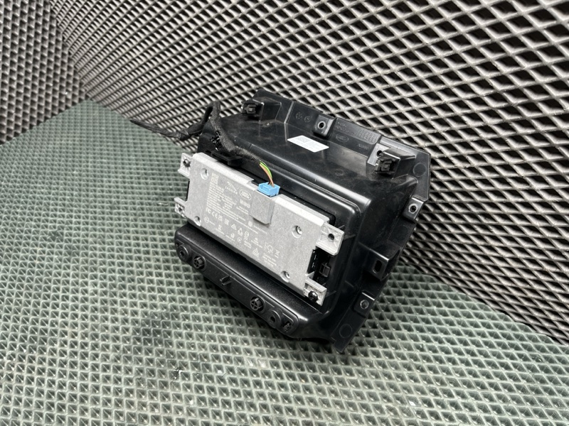 Блок беспроводной зарядки Land Rover Range Rover Sport (L461, 2025г.)