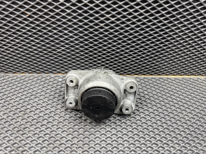 Опора двигателя Land Rover Range Rover Sport (L494, 2020г.)