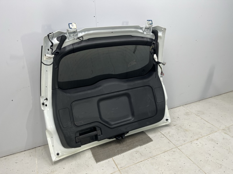 Крышка багажника Land Rover Discovery Sport (L550, 2016г.)