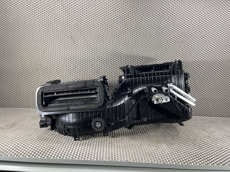 Отопитель в сборе (печка) Land Rover Range Rover Sport (L461, 2024г.)