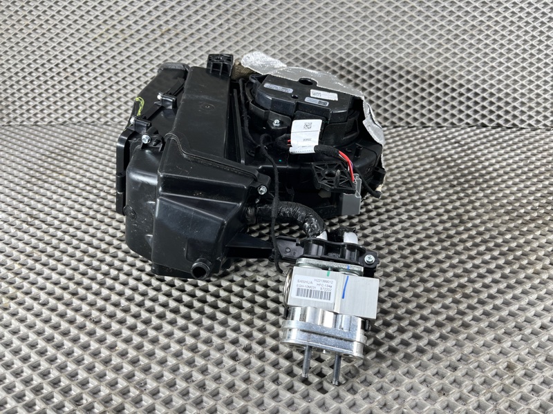 Печка салона задняя Land Rover Defender (L663, 2020г.)