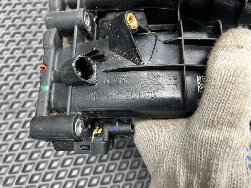 Впускной коллектор Volkswagen Tiguan (MBQ, 2023г.)