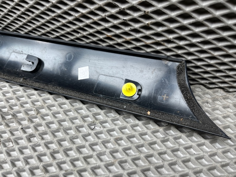 Накладка стойки лобового стекла Land Rover Range Rover Sport (L320, 2012г.)